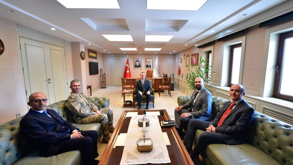 Satranç Federasyonu Vali Çeber'i ziyaret etti